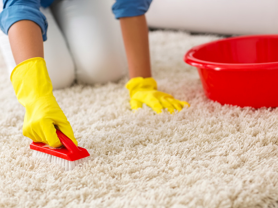 Чистка ковров своими руками в домашних условиях: видео, как чистить .