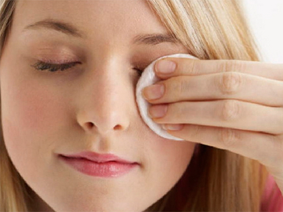 Снятие макияжа с глаз мылом