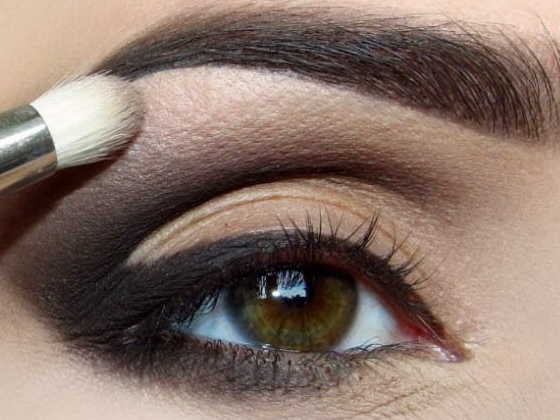 Как делать дымчатый макияж глаз