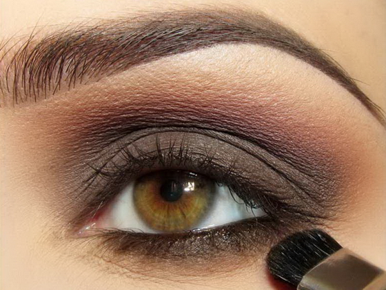 Как сделать дымчатый макияж глаз дома
